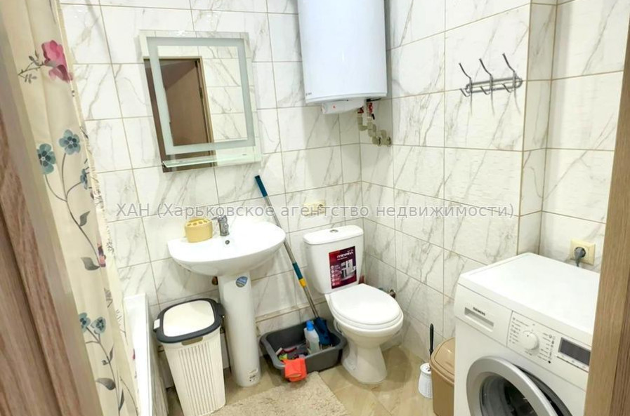 Продам квартиру, Казакевича ул. , 31 , 1 кім., 40 м², евроремонт 