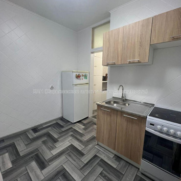 Продам квартиру, Каденюка ул. , 1  ком., 38.50 м², советский ремонт 