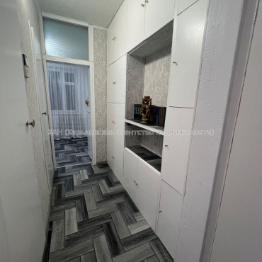 Продам квартиру, Каденюка ул. , 1  ком., 38.50 м², советский ремонт 