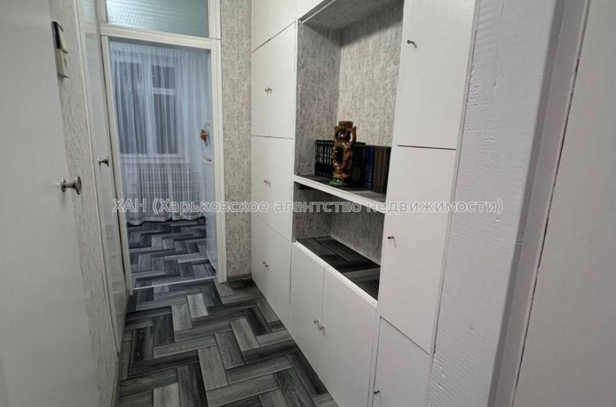 Продам квартиру, Каденюка ул. , 1  ком., 38.50 м², советский ремонт 