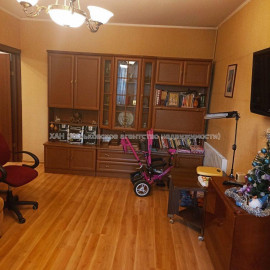 Продам квартиру, Лопанская ул. , 2 кім., 57.90 м², капитальный ремонт