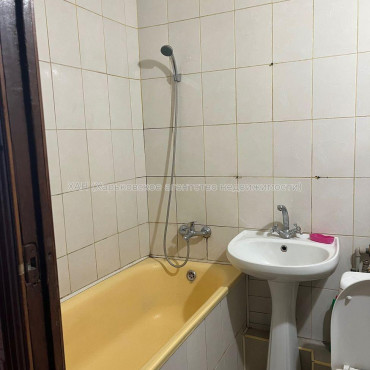 Продам квартиру, Валентиновская ул. , 1 кім., 31 м², косметический ремонт 