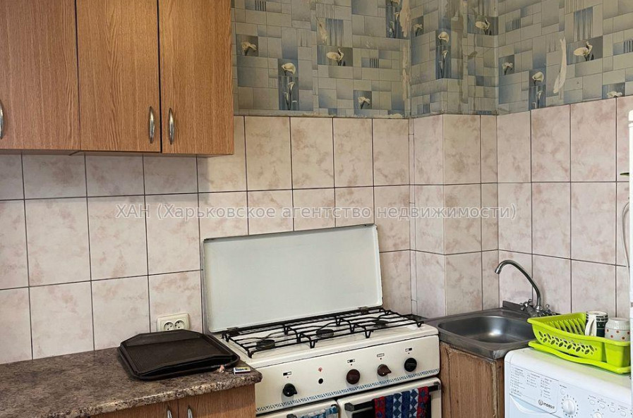 Продам квартиру, Валентиновская ул. , 1 кім., 31 м², косметический ремонт 