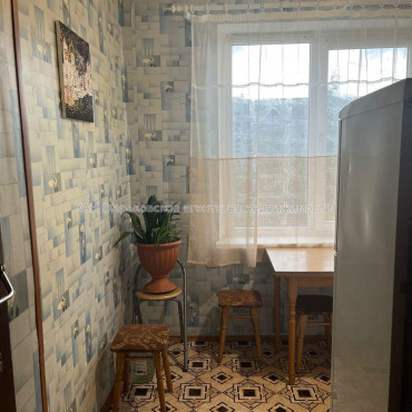 Продам квартиру, Валентиновская ул. , 1 кім., 31 м², косметический ремонт 