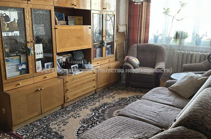 Продам квартиру, Ньютона ул. , 3  ком., 62 м², косметический ремонт 