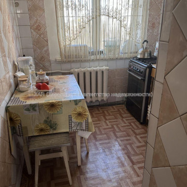 Продам квартиру, Ньютона ул. , 3  ком., 62 м², косметический ремонт 