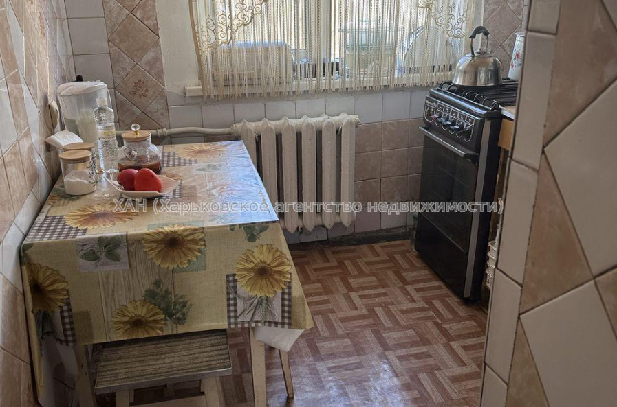 Продам квартиру, Ньютона ул. , 3  ком., 62 м², косметический ремонт 