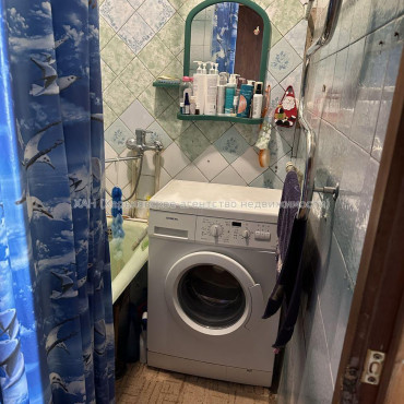 Продам квартиру, Ньютона ул. , 3  ком., 62 м², косметический ремонт 