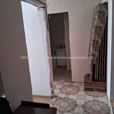 Продам квартиру, Валентиновская ул. , 2  ком., 46.80 м², частичный ремонт 