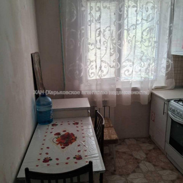 Продам квартиру, Валентиновская ул. , 2  ком., 46.80 м², частичный ремонт 