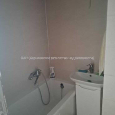 Продам квартиру, Валентиновская ул. , 2  ком., 46.80 м², частичный ремонт 