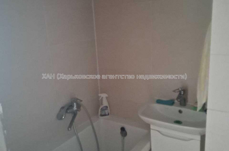 Продам квартиру, Валентиновская ул. , 2  ком., 46.80 м², частичный ремонт 