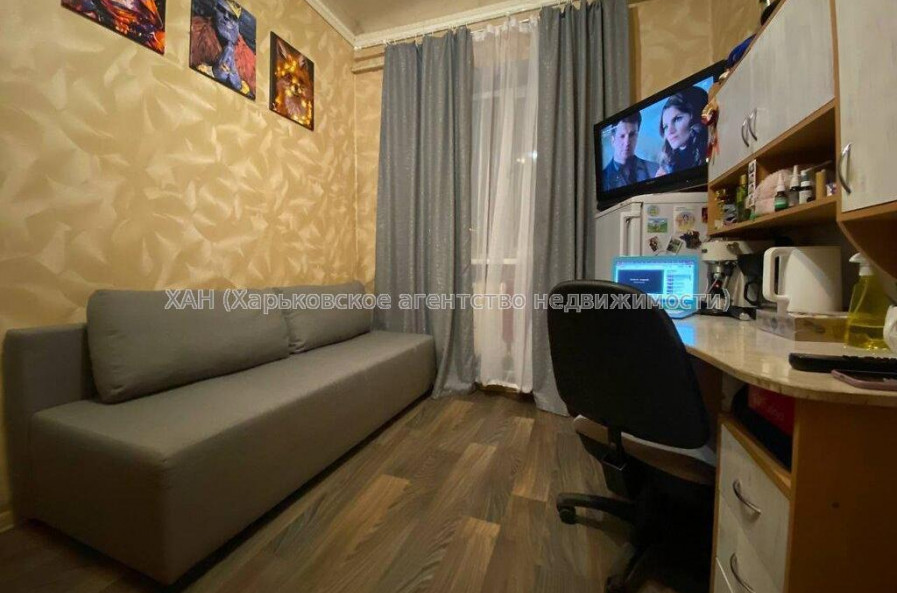 Продам квартиру, Локомотивная ул. , 1 кім., 18 м², косметический ремонт 