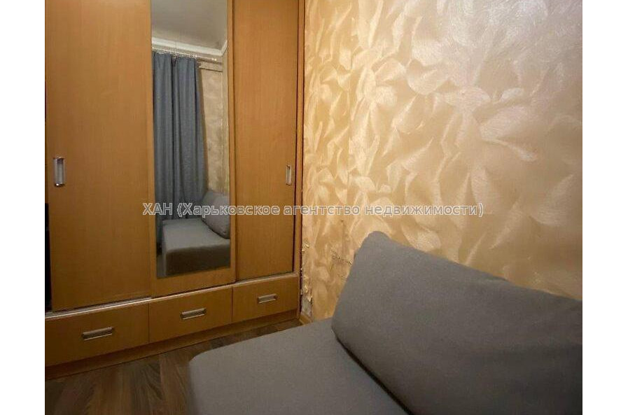 Продам квартиру, Локомотивная ул. , 1 кім., 18 м², косметический ремонт 