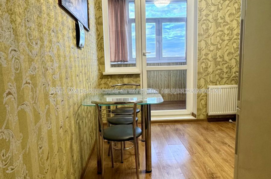 Продам квартиру, Ньютона ул. , 98 , 1  ком., 38 м², евроремонт 