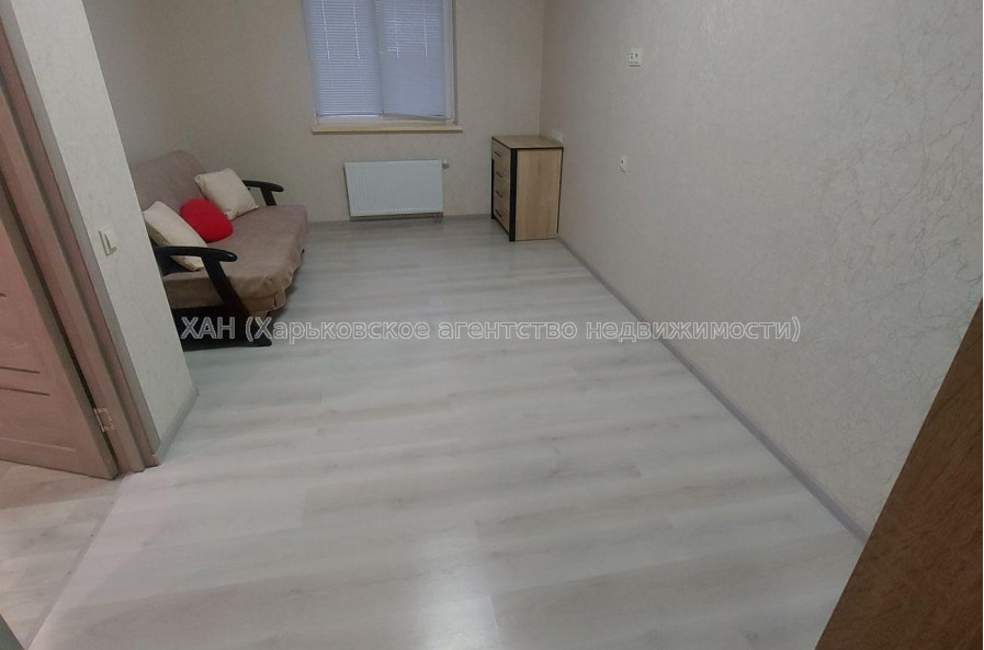 Продам квартиру, Домостроительная ул. , 13 , 1 кім., 37 м², евроремонт 