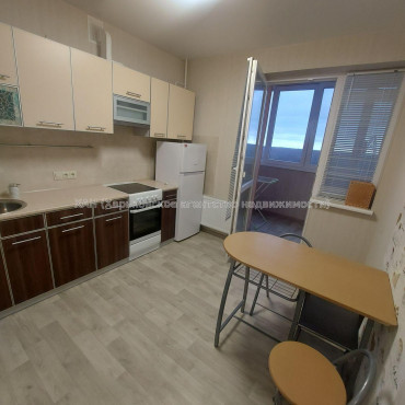 Продам квартиру, Домостроительная ул. , 13 , 1 кім., 37 м², евроремонт 