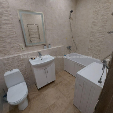 Продам квартиру, Домостроительная ул. , 13 , 1 кім., 37 м², евроремонт 