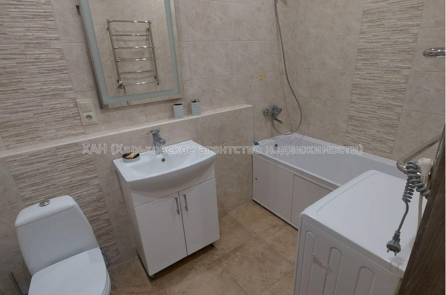 Продам квартиру, Домостроительная ул. , 13 , 1 кім., 37 м², евроремонт 