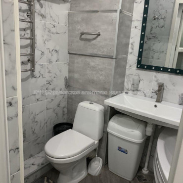 Продам квартиру, Ахсарова Энвера ул. , 4  ком., 81.50 м², авторский дизайн 