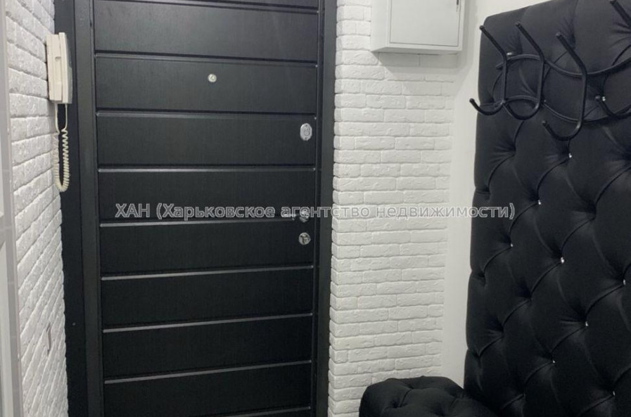Продам квартиру, Ахсарова Энвера ул. , 4  ком., 81.50 м², авторский дизайн 
