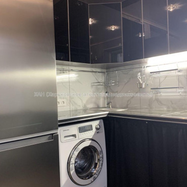 Продам квартиру, Ахсарова Энвера ул. , 4  ком., 81.50 м², авторский дизайн 