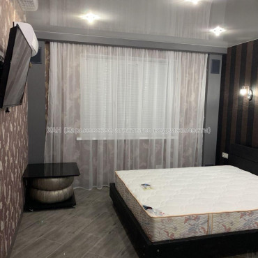 Продам квартиру, Ахсарова Энвера ул. , 4  ком., 81.50 м², авторский дизайн 