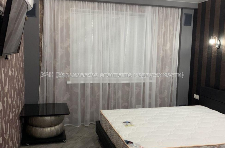 Продам квартиру, Ахсарова Энвера ул. , 4  ком., 81.50 м², авторский дизайн 