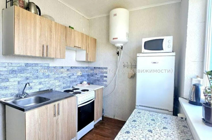 Продам квартиру, Гвардейцев Широнинцев ул. , 2  ком., 28 м², косметический ремонт 
