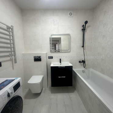 Продам квартиру, Борткевича ул. , 11 , 1 кім., 42.75 м², евроремонт 