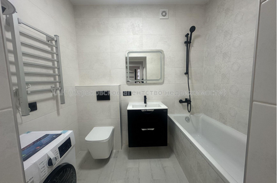 Продам квартиру, Борткевича ул. , 11 , 1 кім., 42.75 м², евроремонт 