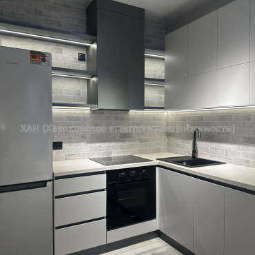 Продам квартиру, Борткевича ул. , 11 , 1 кім., 42.75 м², евроремонт 