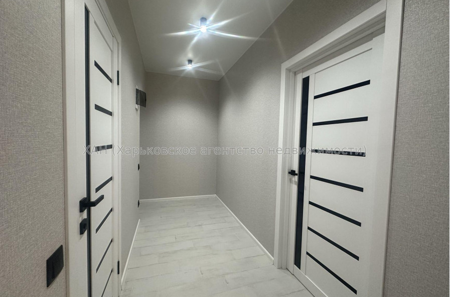 Продам квартиру, Борткевича ул. , 11 , 1 кім., 42.75 м², евроремонт 