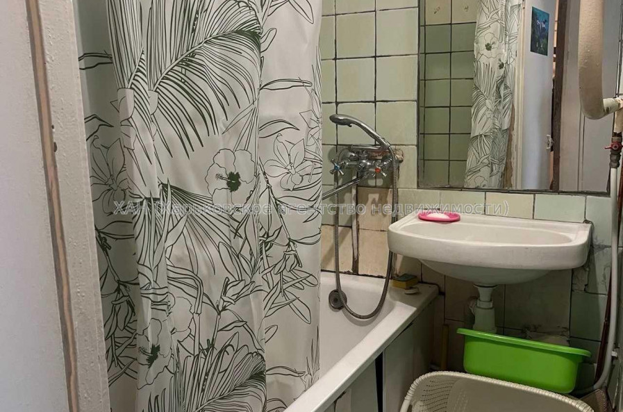 Продам квартиру, Бучмы ул. , 14 , 2 кім., 45 м², советский ремонт 