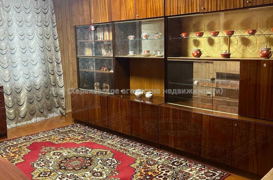 Продам квартиру, Бучмы ул. , 14 , 2 кім., 45 м², советский ремонт 