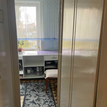 Продам квартиру, Бучмы ул. , 14 , 2 кім., 45 м², советский ремонт 