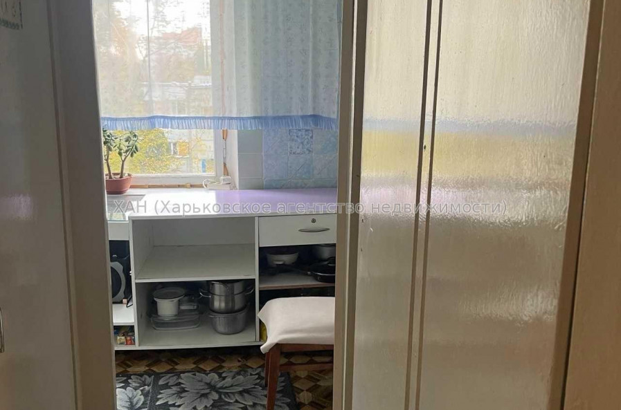 Продам квартиру, Бучмы ул. , 14 , 2 кім., 45 м², советский ремонт 