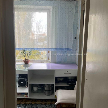 Продам квартиру, Бучмы ул. , 14 , 2 кім., 45 м², советский ремонт 