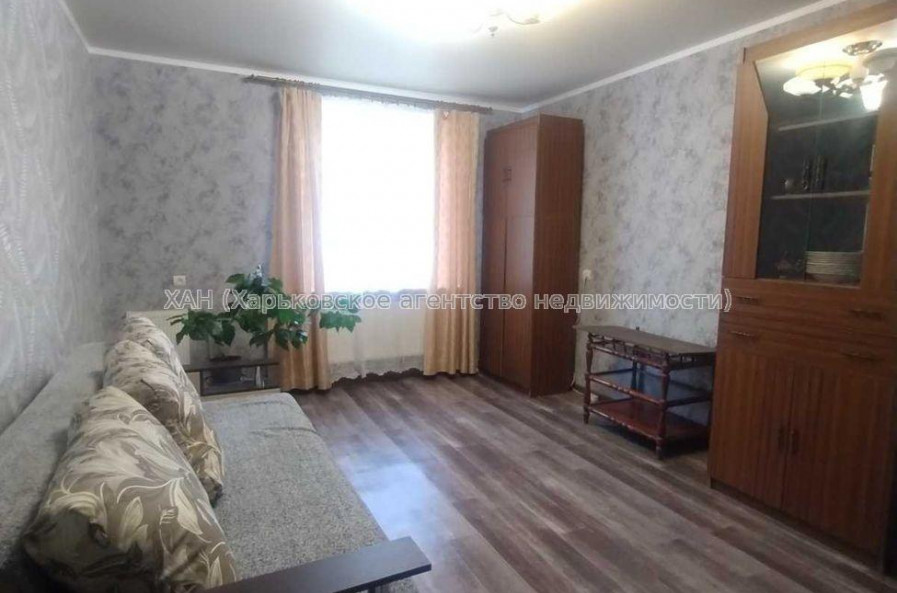 Продам квартиру, Автострадный пер. , 10 , 2 кім., 44 м², косметический ремонт 