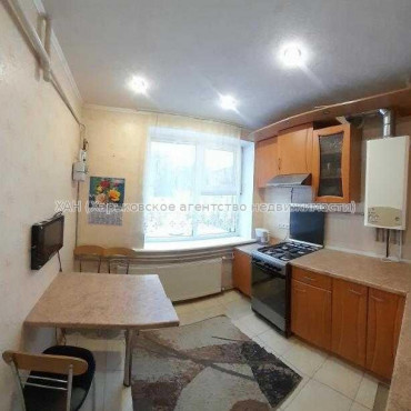 Продам квартиру, Автострадный пер. , 10 , 2 кім., 44 м², косметический ремонт 