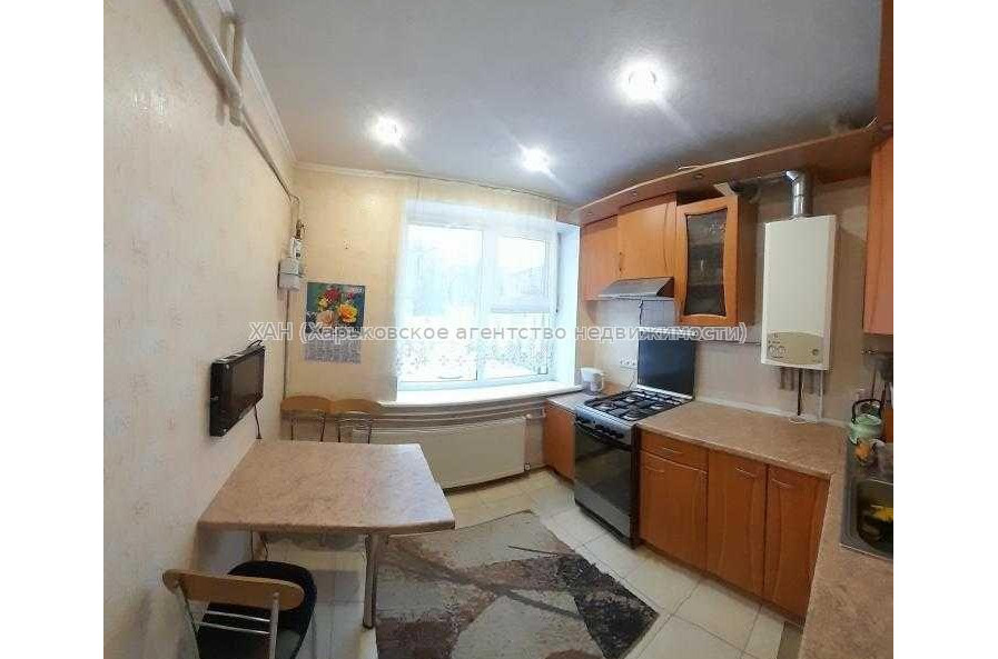 Продам квартиру, Автострадный пер. , 10 , 2 кім., 44 м², косметический ремонт 