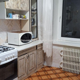 Продам квартиру, Гагарина ул. , 5 , 2  ком., 53 м², косметический ремонт