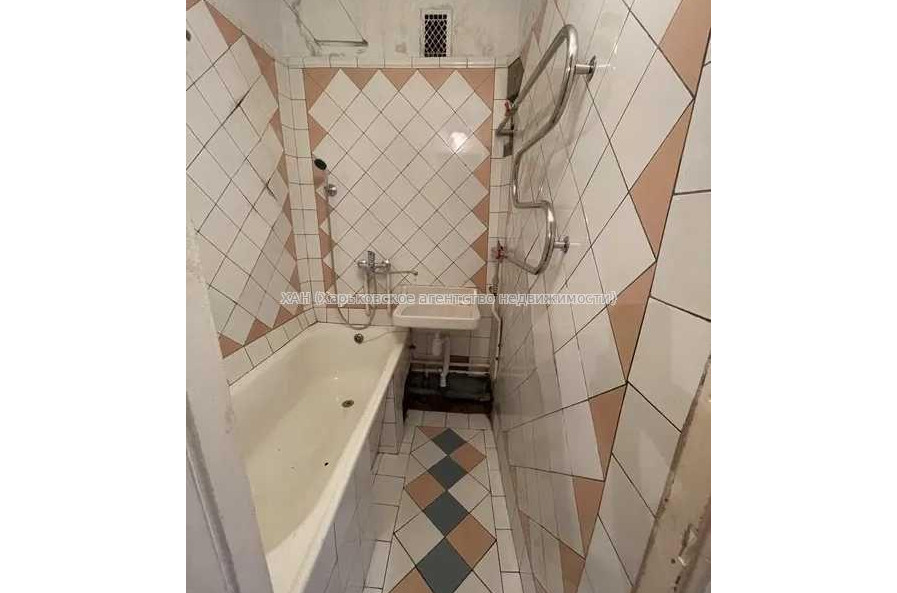 Продам квартиру, Непокоренных ул. , 70 , 2 кім., 46 м², советский ремонт 