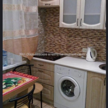 Продам квартиру, Валентиновская ул. , 1  ком., 33 м², капитальный ремонт 