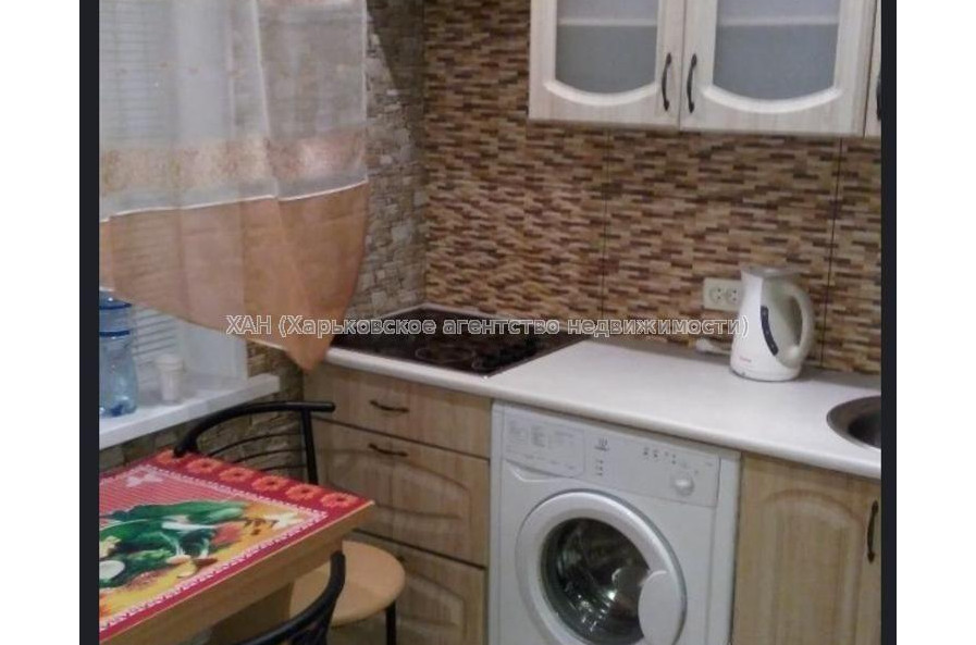 Продам квартиру, Валентиновская ул. , 1  ком., 33 м², капитальный ремонт 