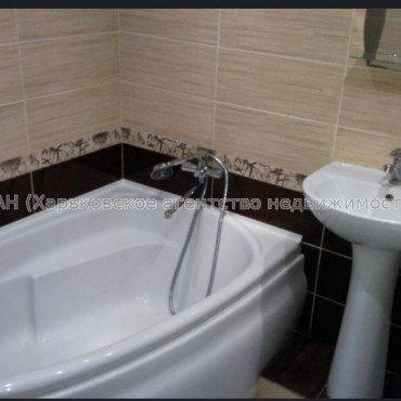 Продам квартиру, Валентиновская ул. , 1  ком., 33 м², капитальный ремонт 