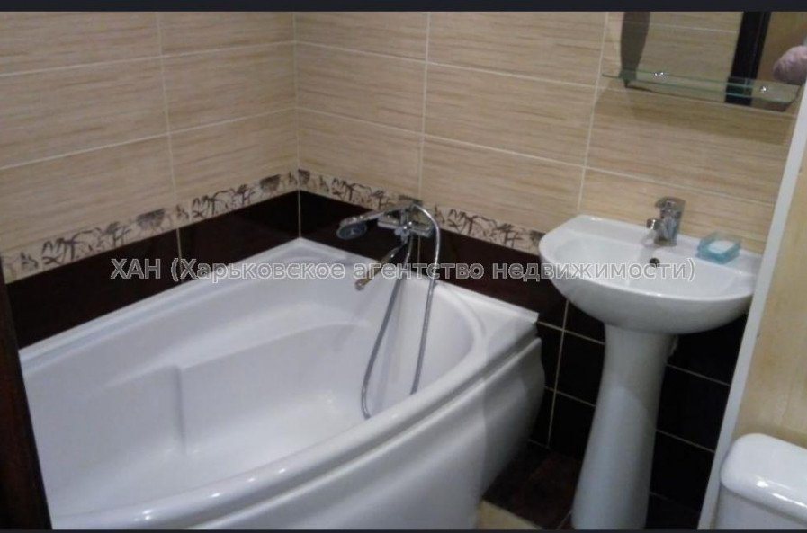 Продам квартиру, Валентиновская ул. , 1  ком., 33 м², капитальный ремонт 