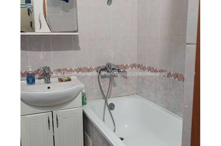 Продам квартиру, Александровский просп. , 2 кім., 64 м², капитальный ремонт 