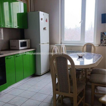 Продам квартиру, Александровский просп. , 2 кім., 64 м², капитальный ремонт 