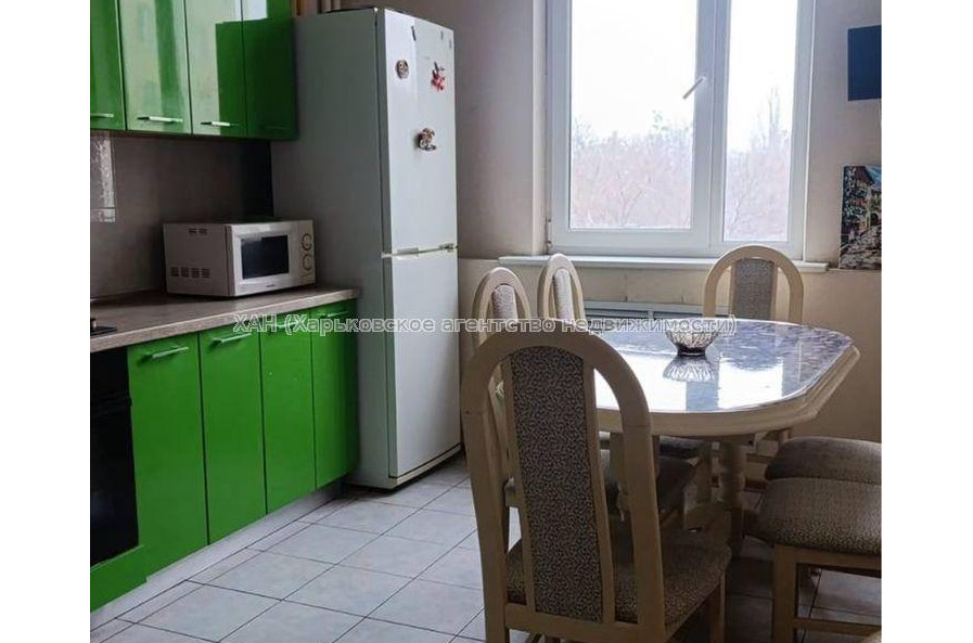 Продам квартиру, Александровский просп. , 2 кім., 64 м², капитальный ремонт 